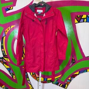 Columbia Red Trench Rain Coat Stylish. Size Small. Pristine condition!